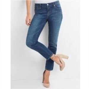 Gap Medium Wash Real Straight Jeans 30W 27L